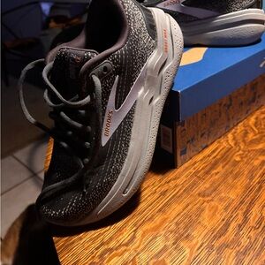 Brooks Ghost Max 2 Women's Shoes